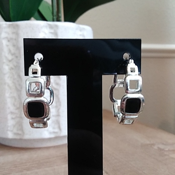 NWOT Silver Hoop Earrings With Black Enamel. - Picture 3 of 17